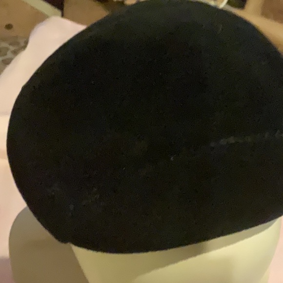 ELEGANT BLACK VINTAGE EVENING HAT.BLACK VELVET - Picture 3 of 5